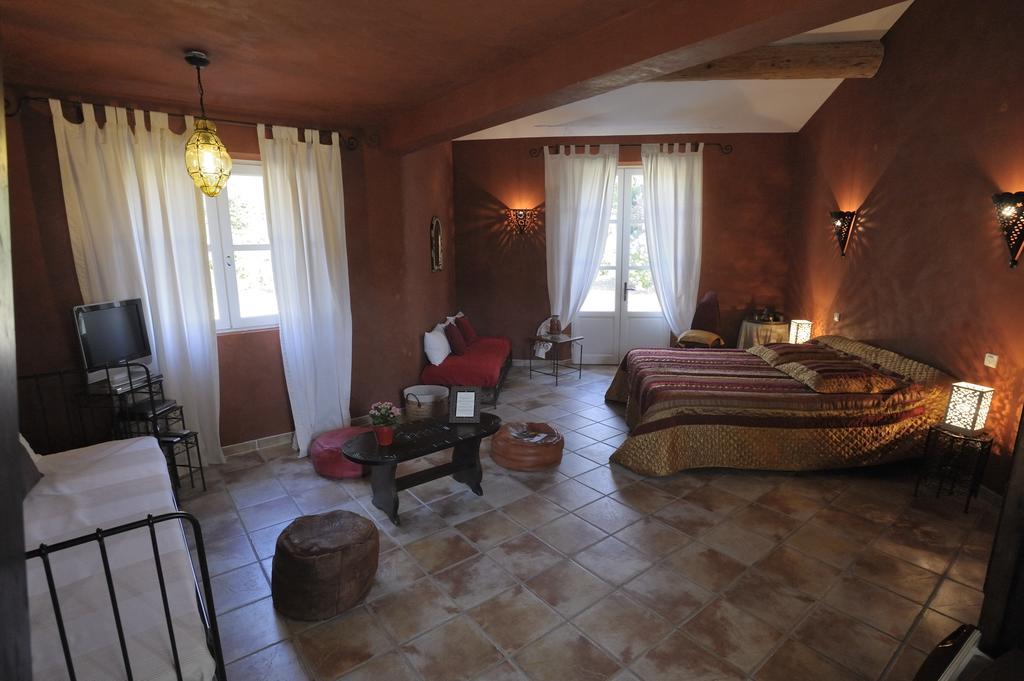 Mas De Lure Bed and Breakfast Salon-de-Provence Exterior foto