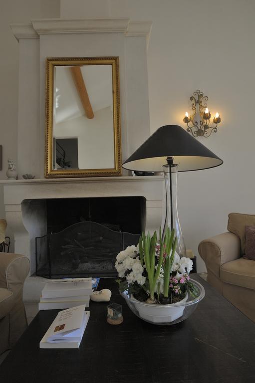 Mas De Lure Bed and Breakfast Salon-de-Provence Exterior foto